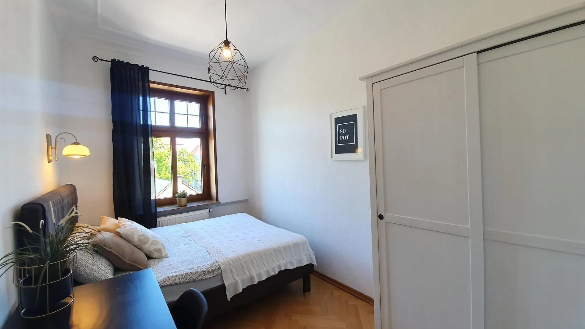 Apartament Waves contacts